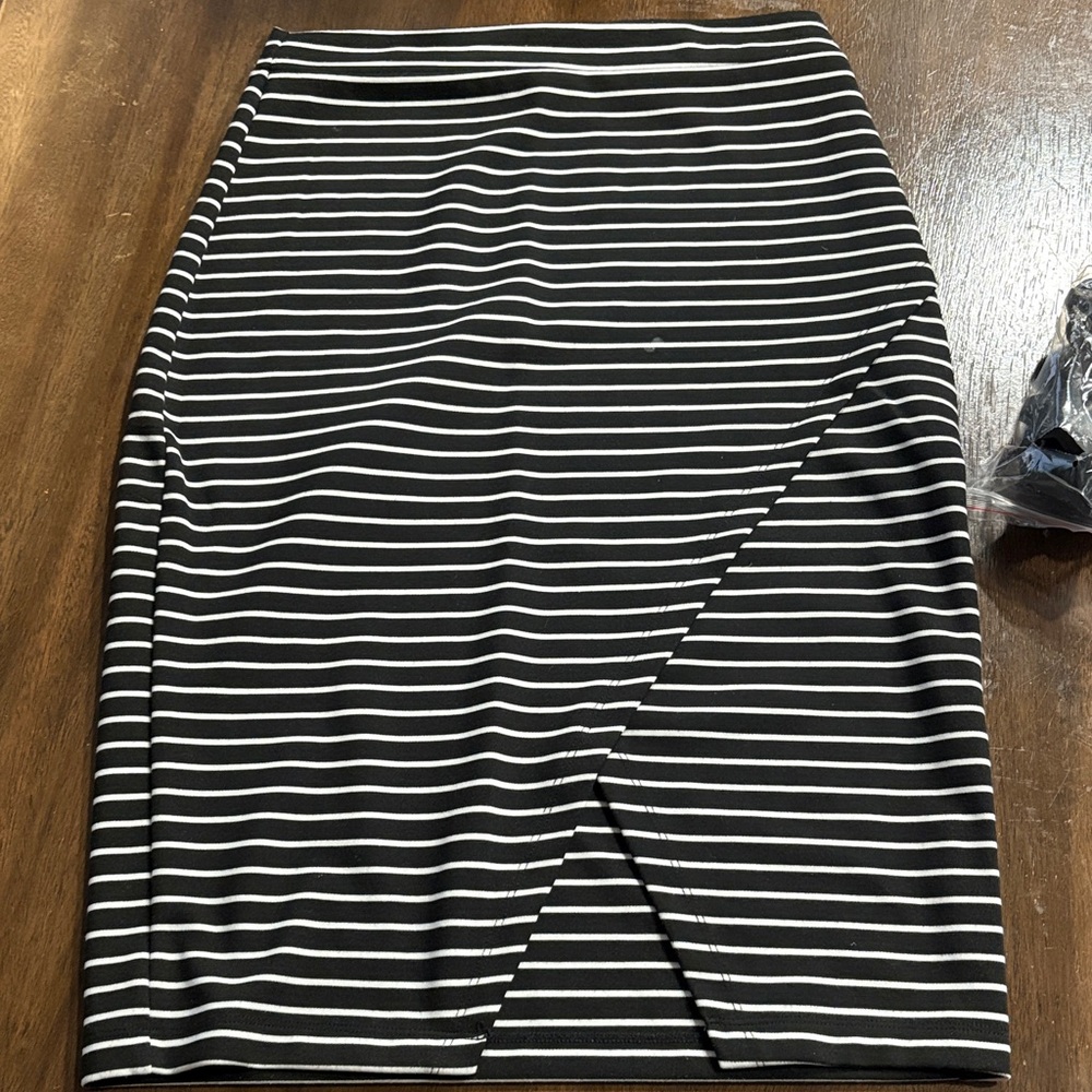 Popular Basics Black and White Midi Skirt#90